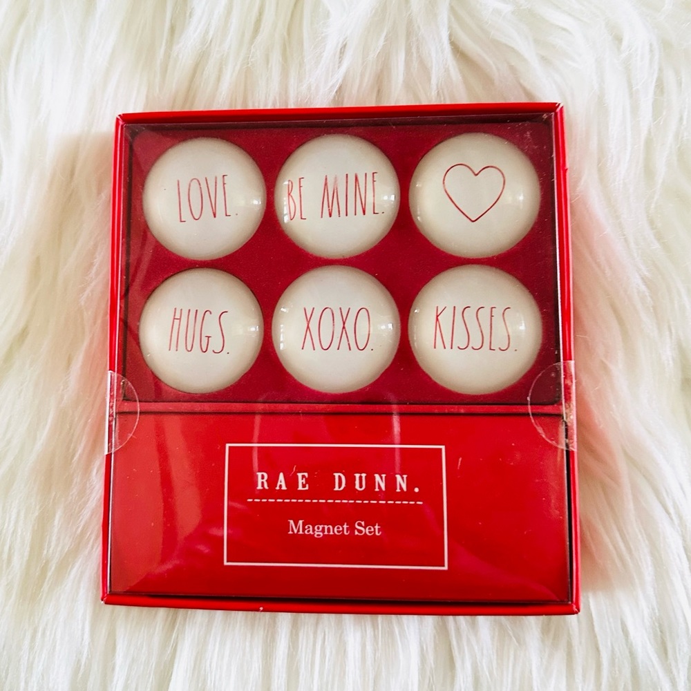 ♦️SOLD♦️Rae Dunn Valentine's Day Magnets